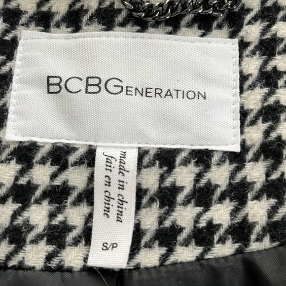 BCBG Houndstooth wool blend coat, Size SM. - Picture 15 of 16